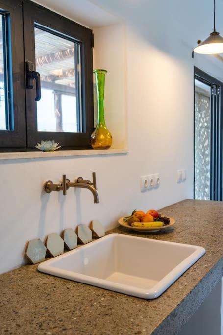 Villa Louloudia Stylish Luxury Villa With Private Pool Пицидия Екстериор снимка